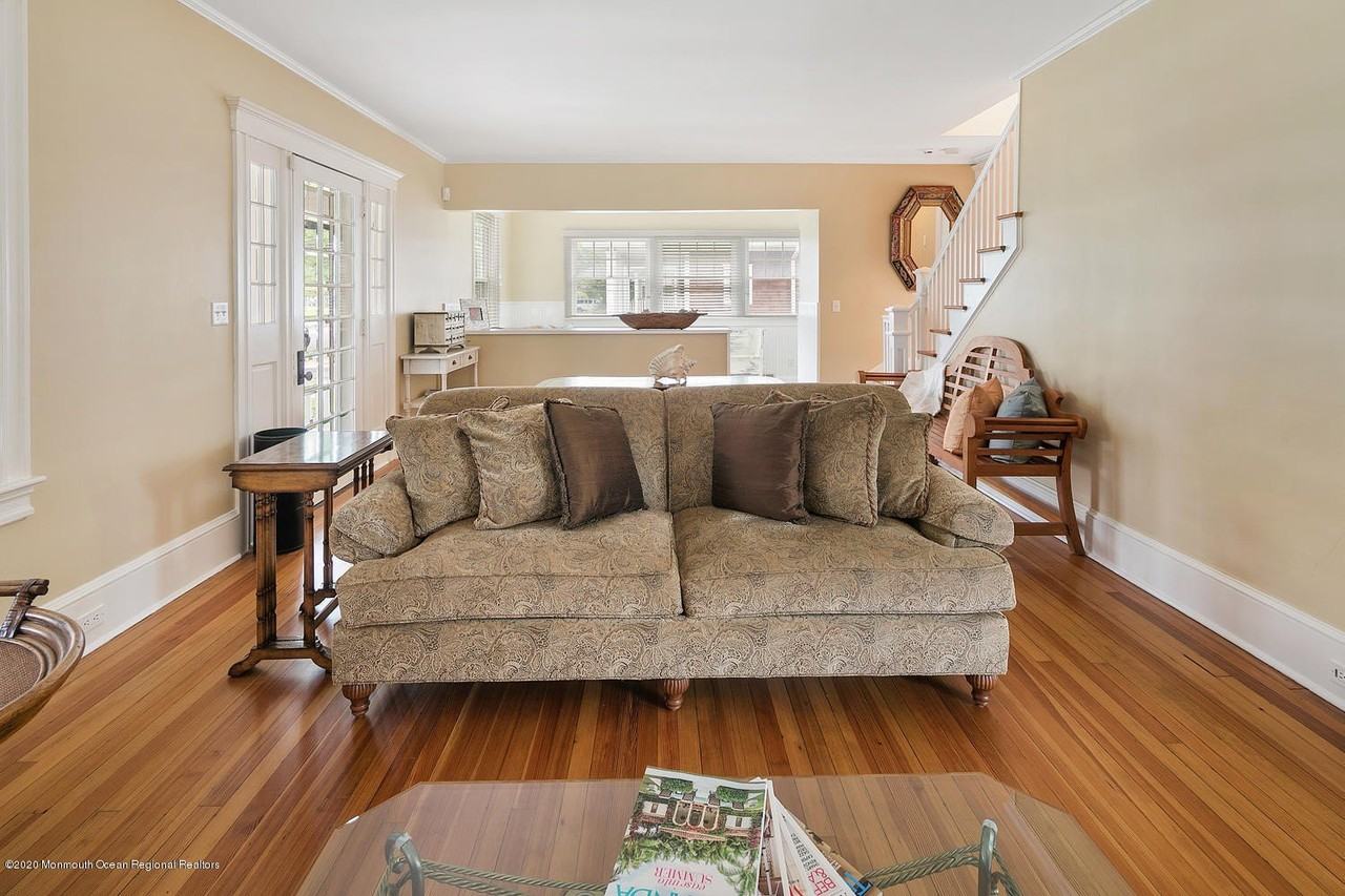 408 Tuttle Ave - Photo 6 of 36