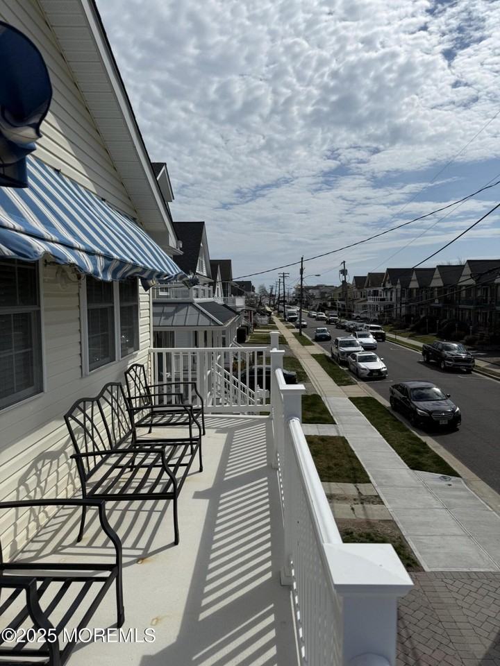 216 13th Ave - Photo 4 of 23