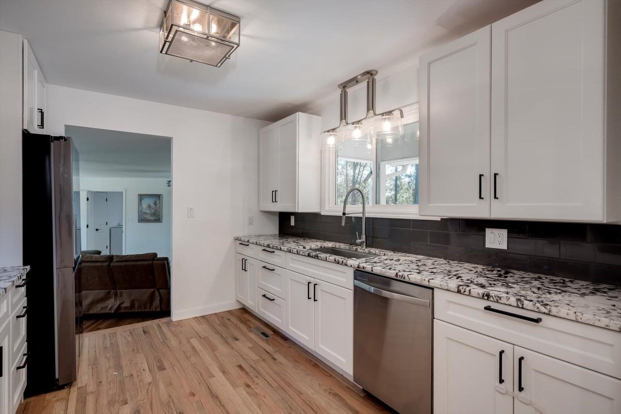 2899 Wagener Rd - Photo 2 of 35