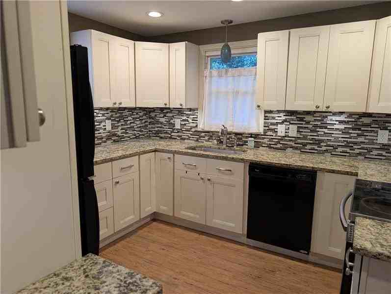 135 Church St - Photo 3 of 13