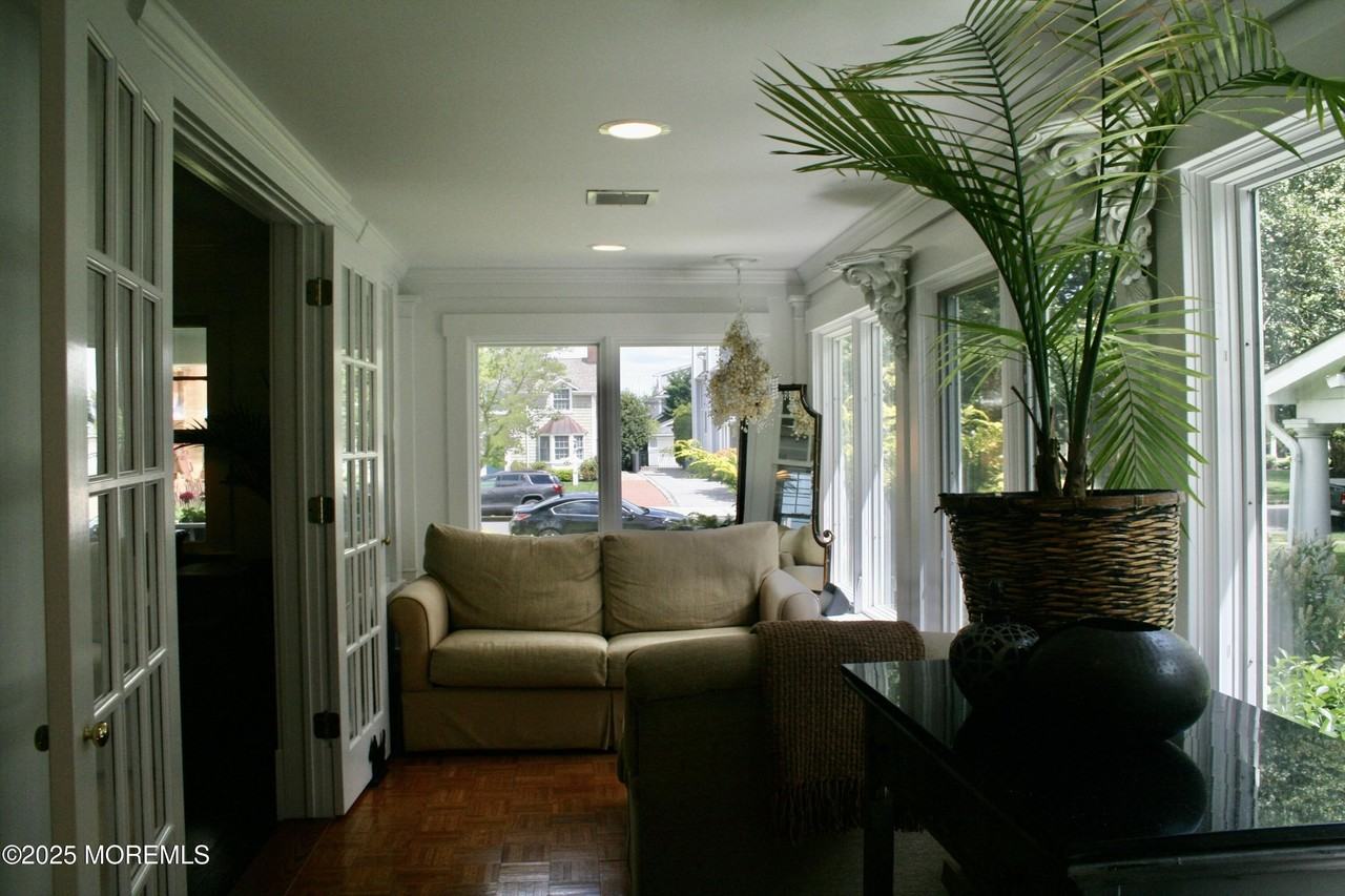 312 Boston Blvd - Photo 6 of 35