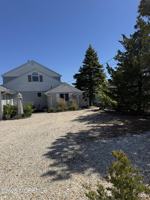 featured image of 18 Dickman Dr