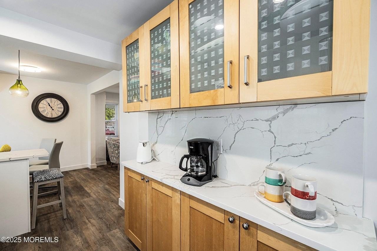 1401 1401 B Street unit: Downstairs - Photo 3 of 12