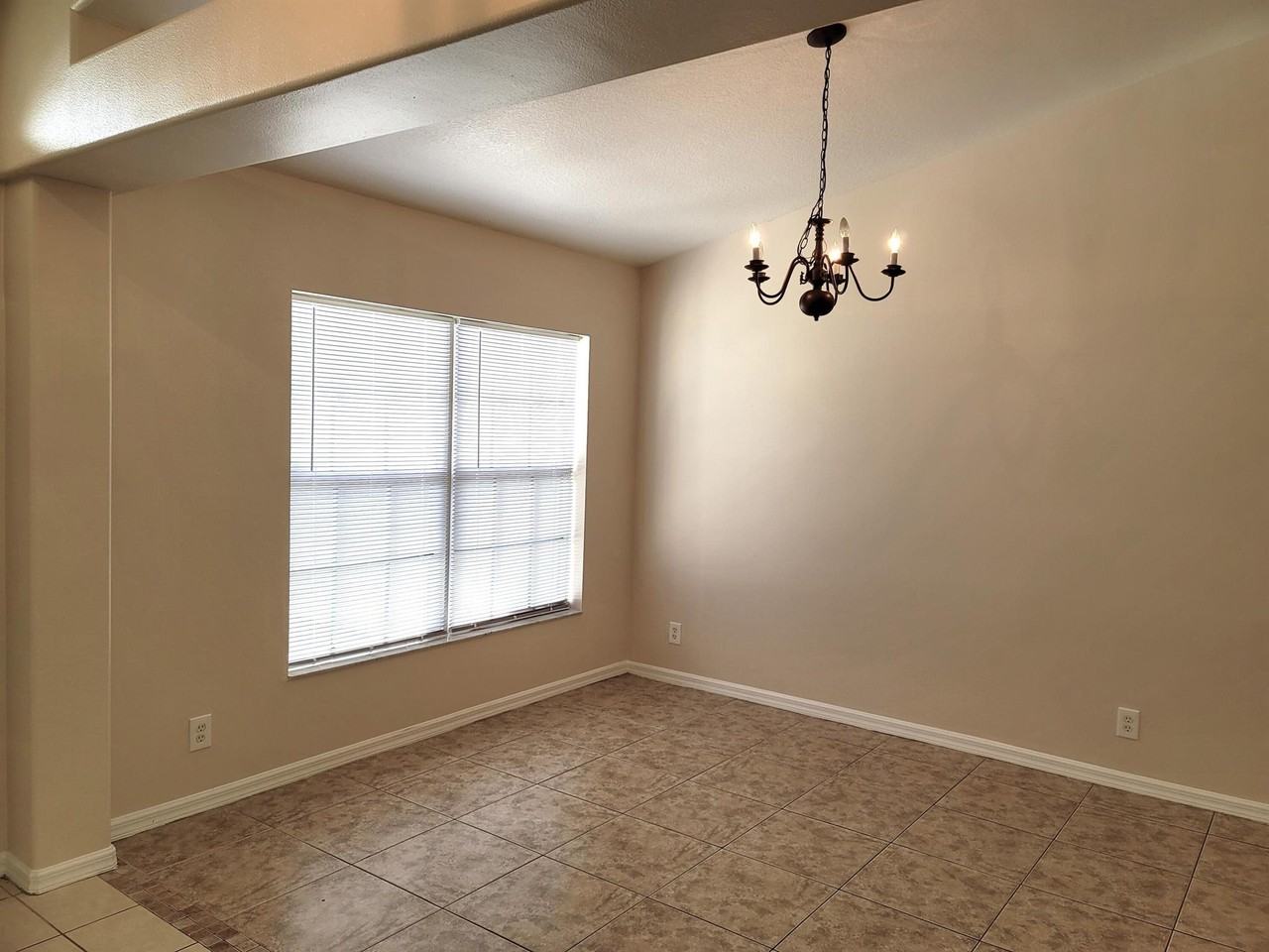 3438 Southwest San Benito Street - Photo 5 of 27