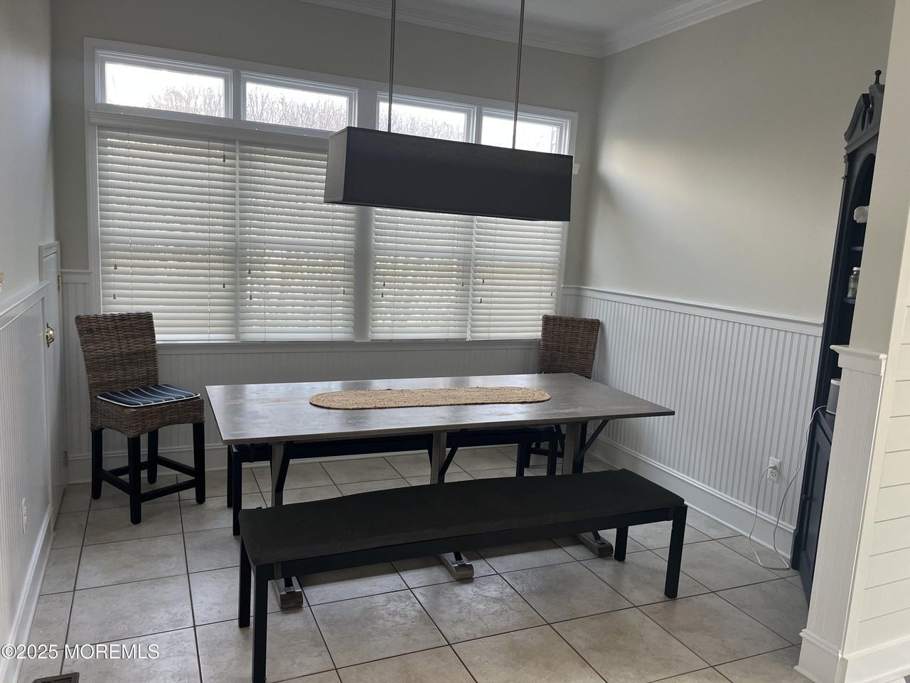 563 Whiting Ave - Photo 6 of 29