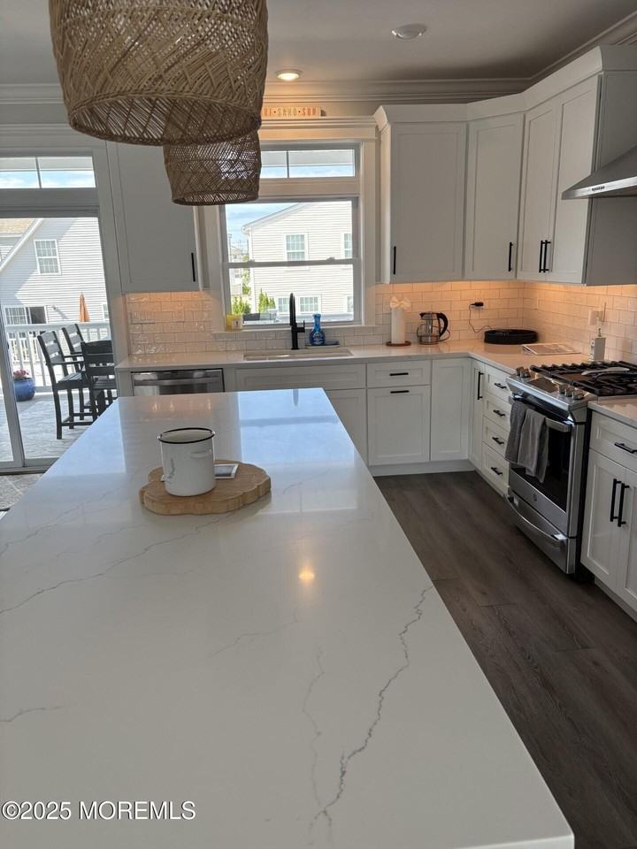 107 Ortley Ave - Photo 7 of 19