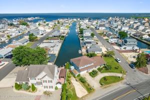 featured image of 1041 Bayview Ave