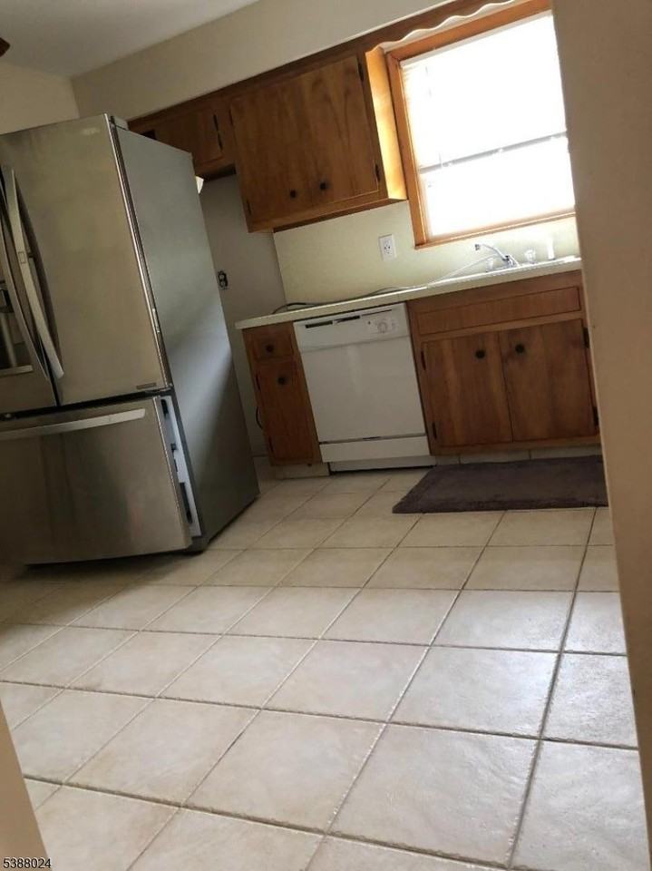 34 Hilton St - Photo 3 of 8