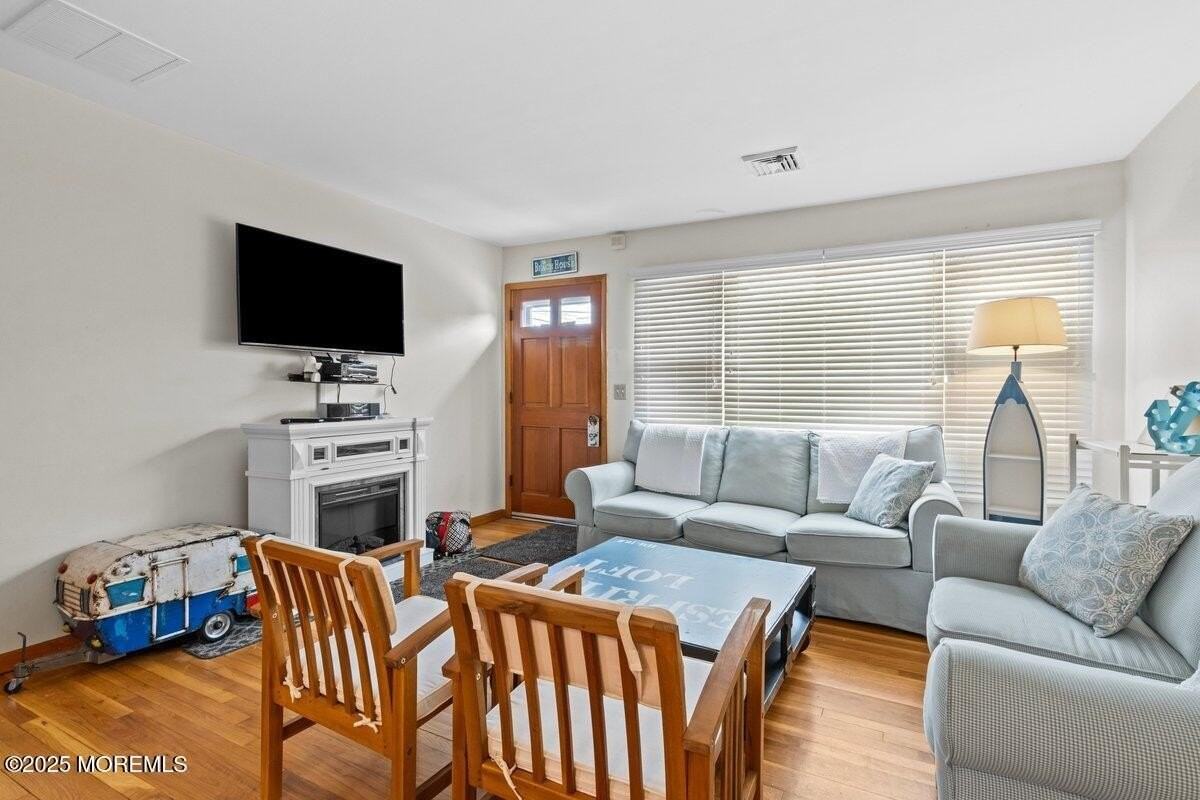 100 3rd Ave - Photo 5 of 39