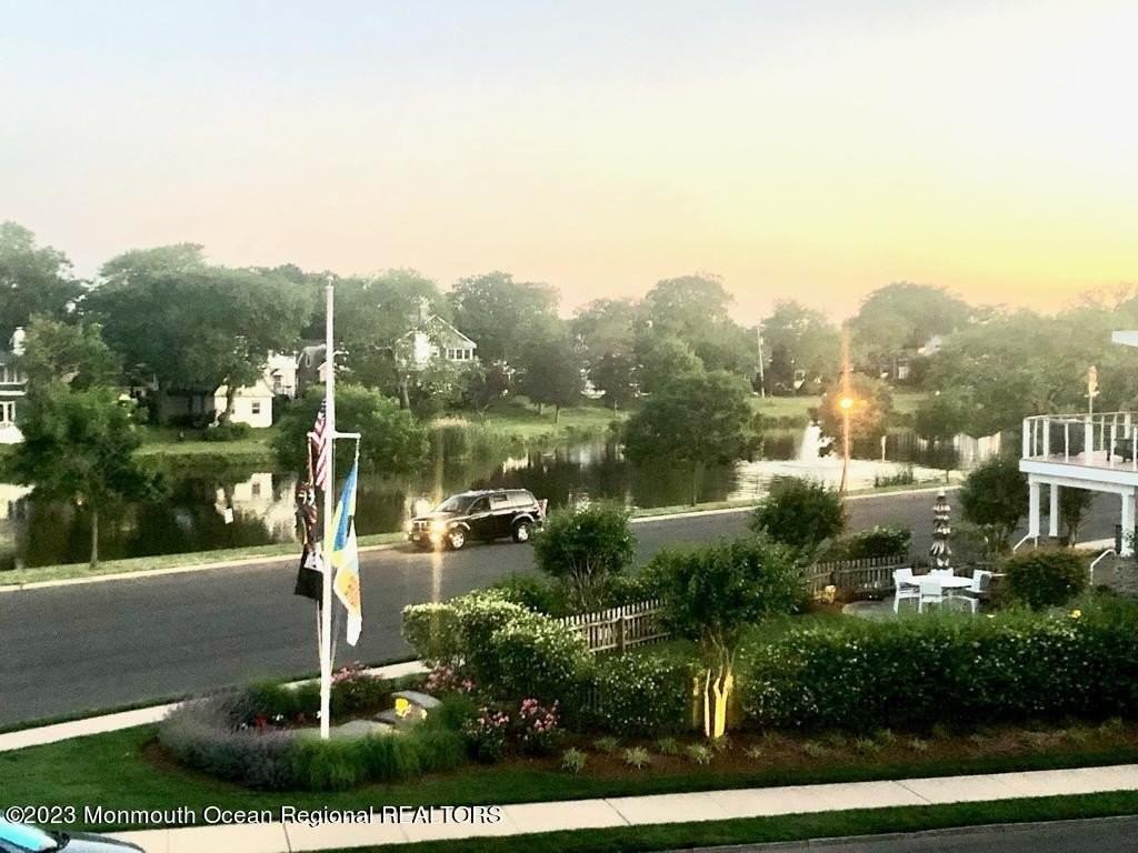 410 410 Burlington Avenue unit: Front - Photo 3 of 20