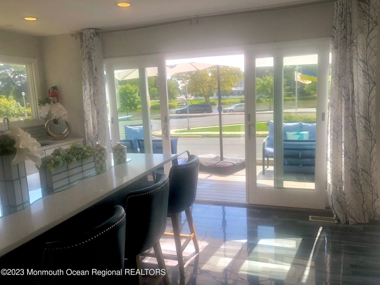 410 410 Burlington Avenue unit: Front - Photo 4 of 20