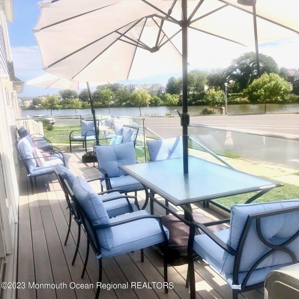 410 410 Burlington Avenue unit: Front - Photo 5 of 20