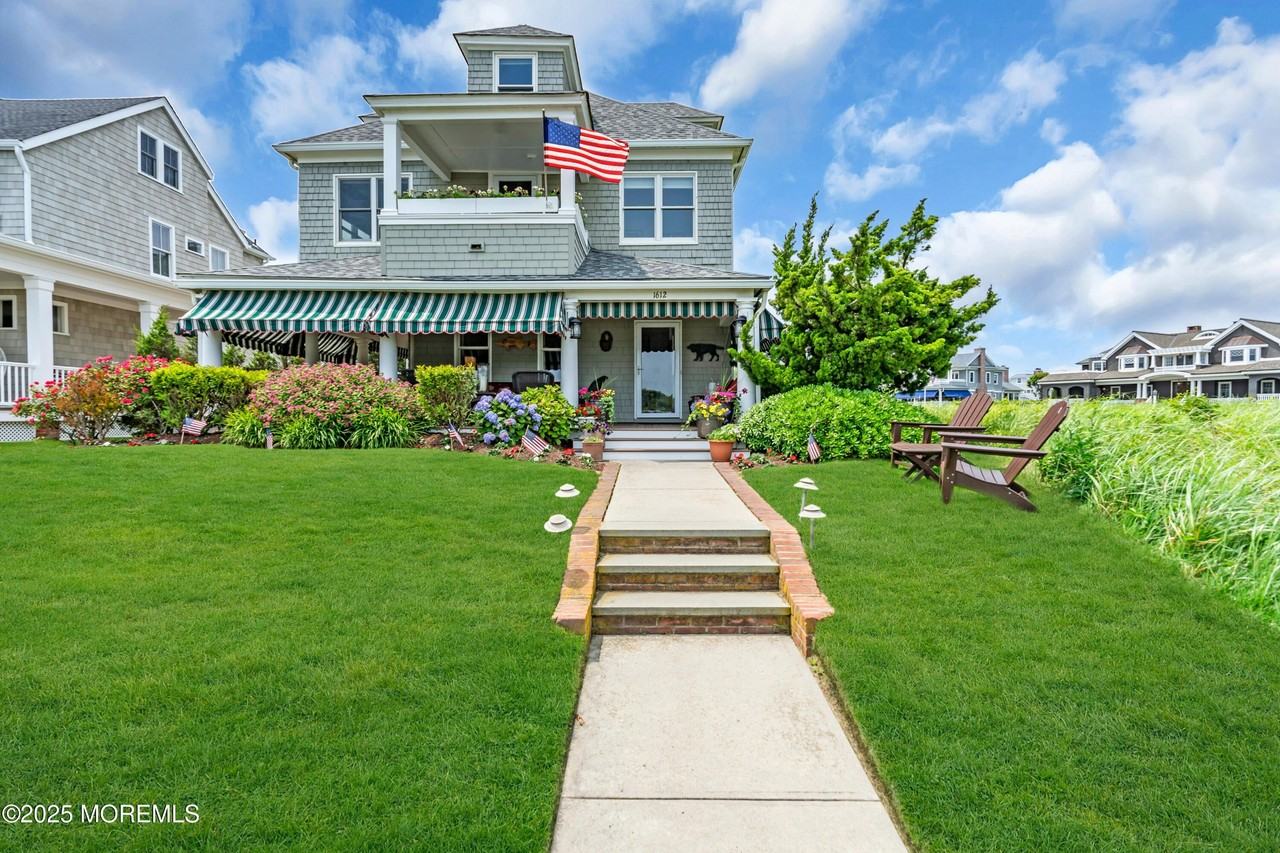 1612 Ocean Ave - Photo 3 of 50