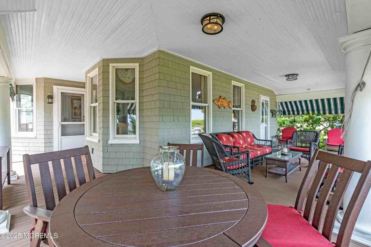 1612 Ocean Ave - Photo 4 of 50