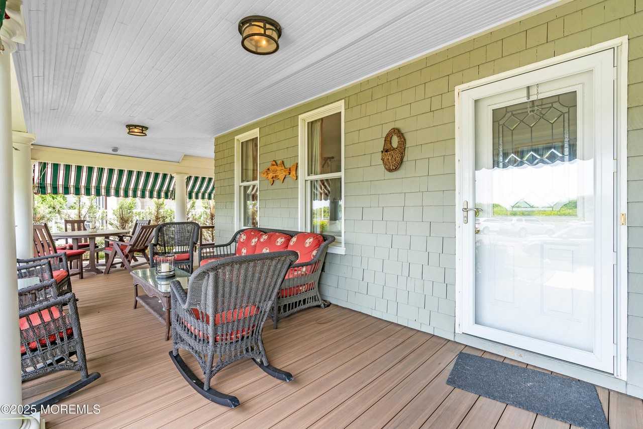 1612 Ocean Ave - Photo 5 of 50