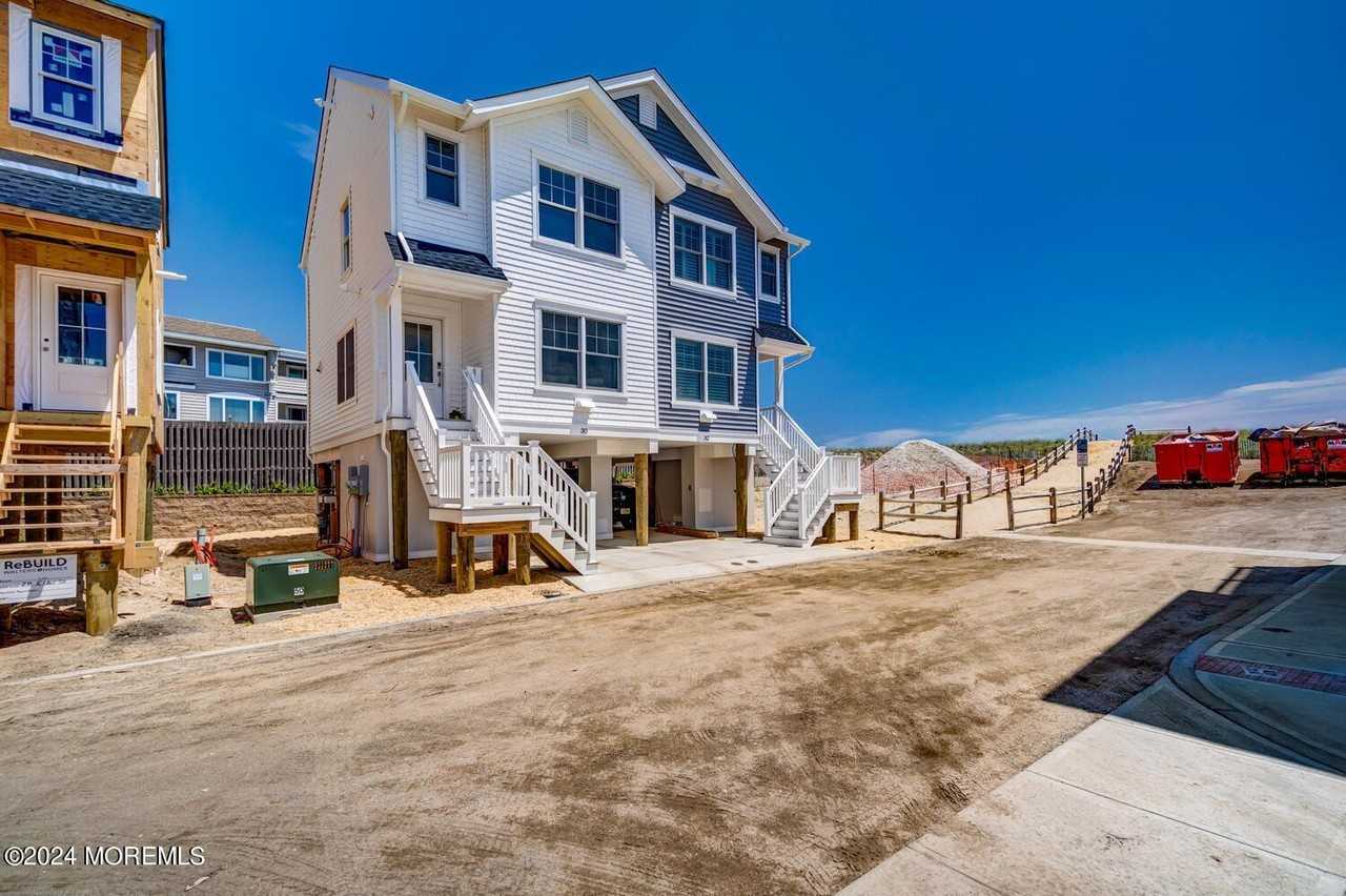 30 Elder St - Photo 3 of 29