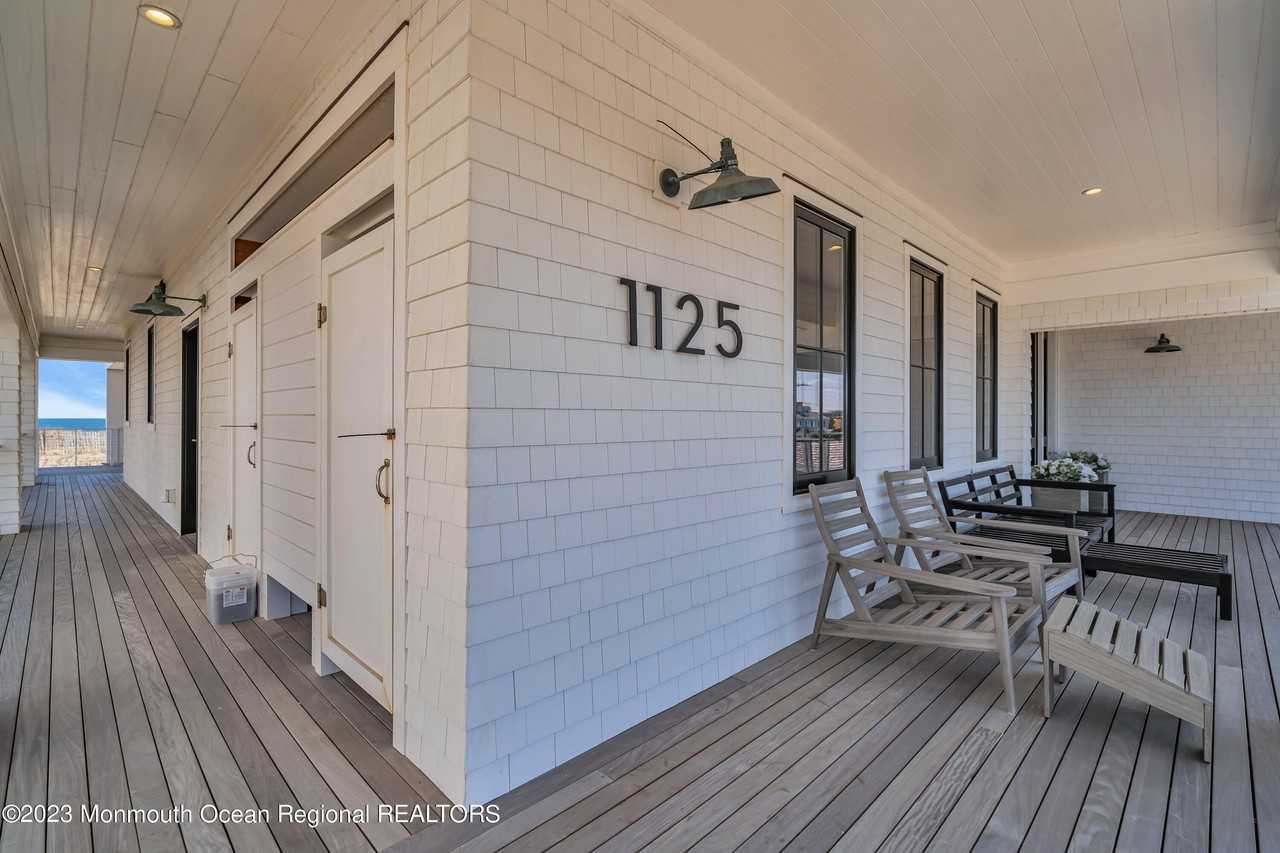 1125 Ocean Ave - Photo 6 of 50