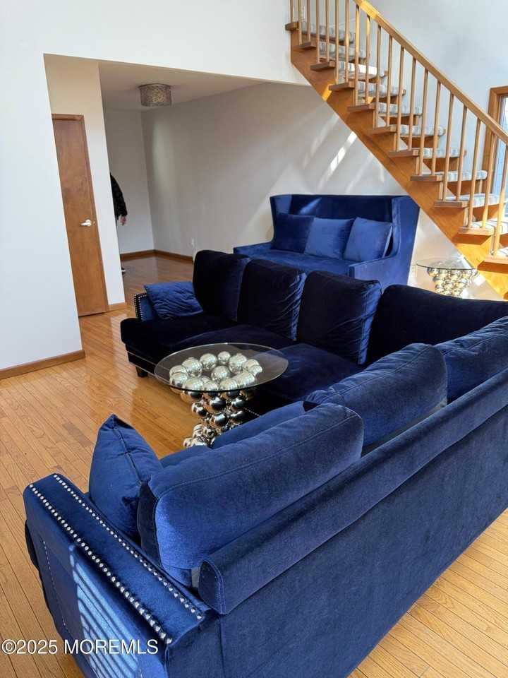 503 Elizabeth St - Photo 5 of 44