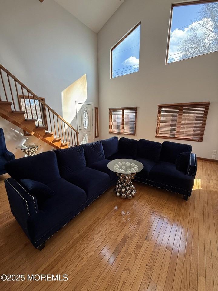 503 Elizabeth St - Photo 7 of 44