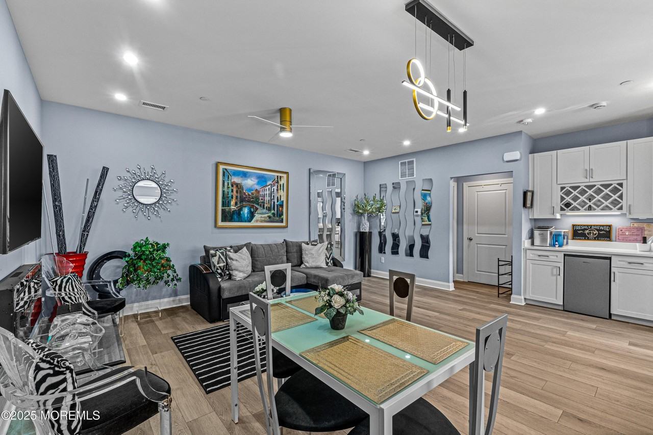 64 Sheridan Ave Unit B #B