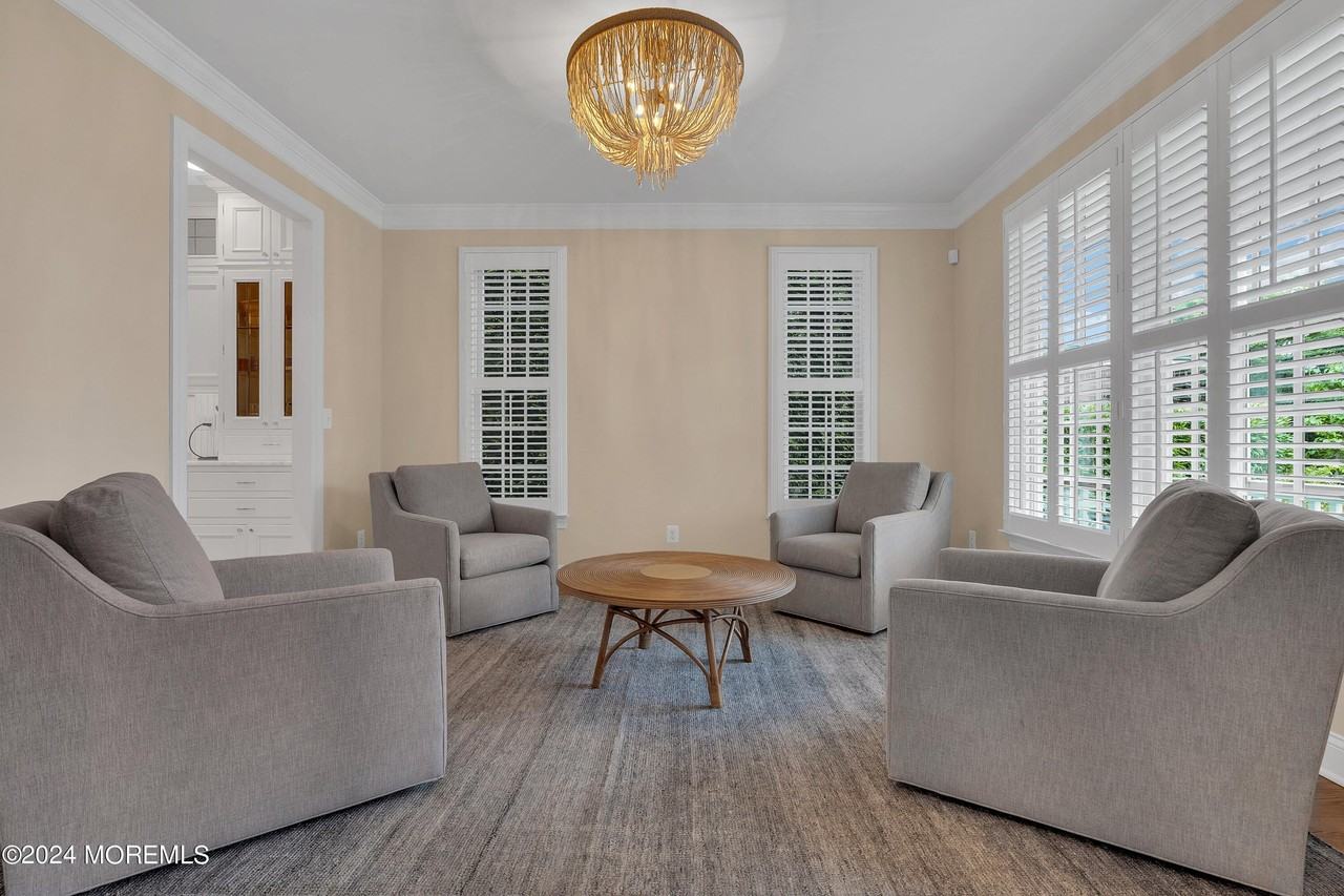 314 Jersey Ave - Photo 7 of 33