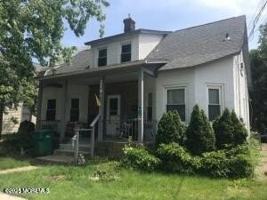 featured image of 214 4th St Unit B #B