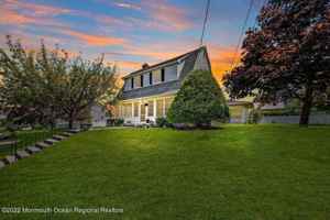 featured image of 27 Shrewsbury Dr