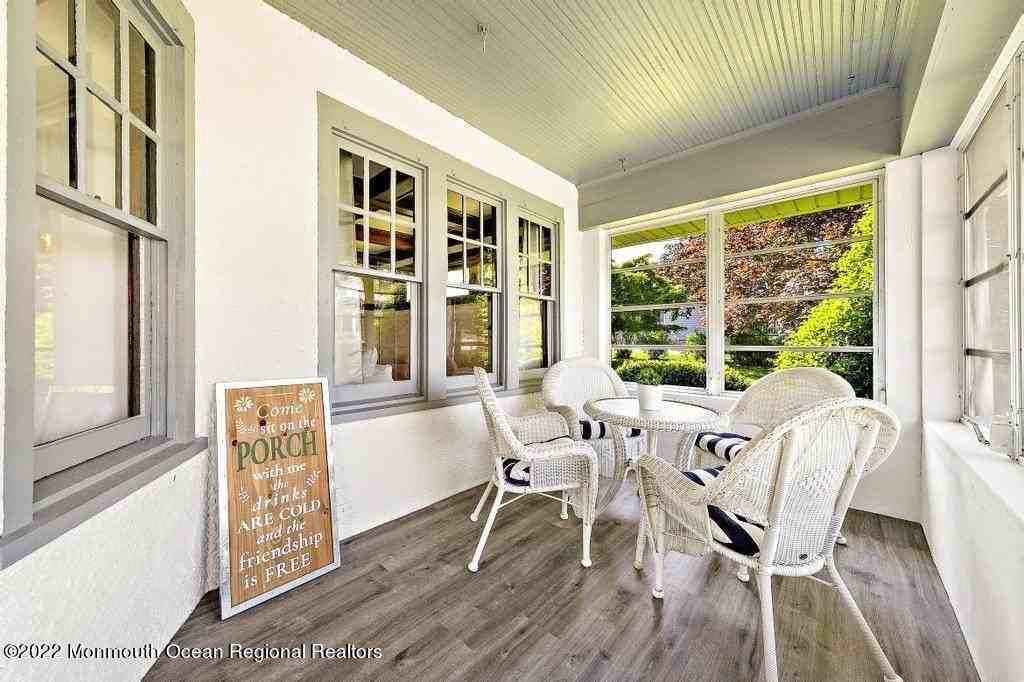 27 Shrewsbury Dr - Photo 6 of 44