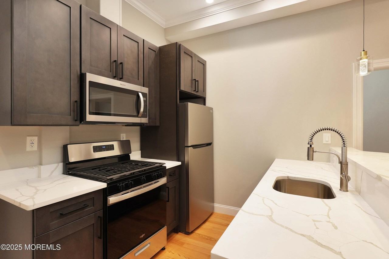 14 West Front Street #2F - Photo 3 of 22