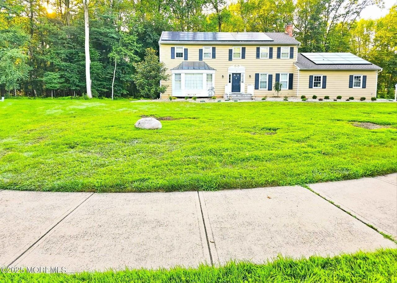 19 Monterey Dr - Photo 3 of 36