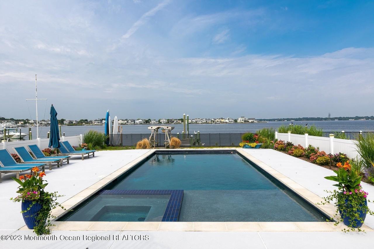 24 Park Rd - Photo 3 of 48