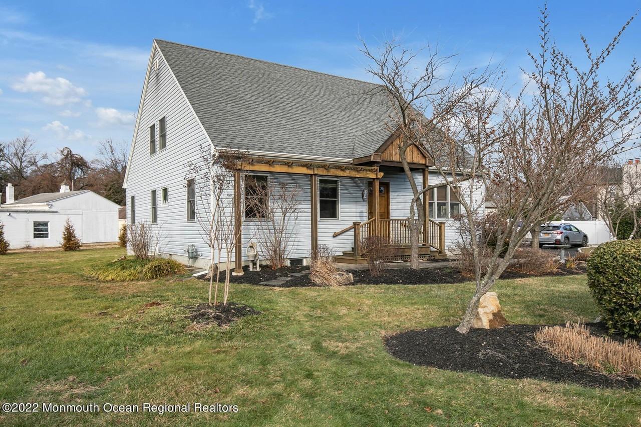 35 Birch Ave - Photo 2 of 31