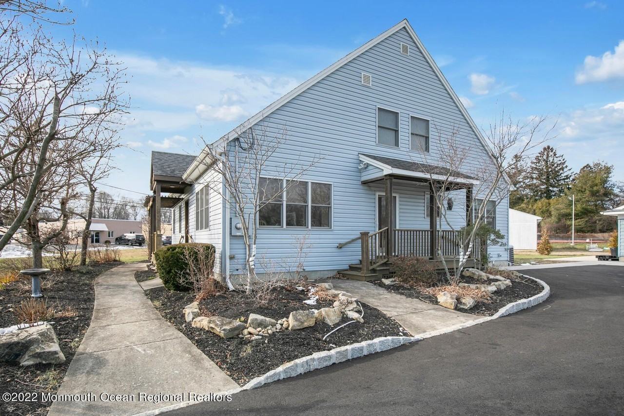 35 Birch Ave - Photo 4 of 31