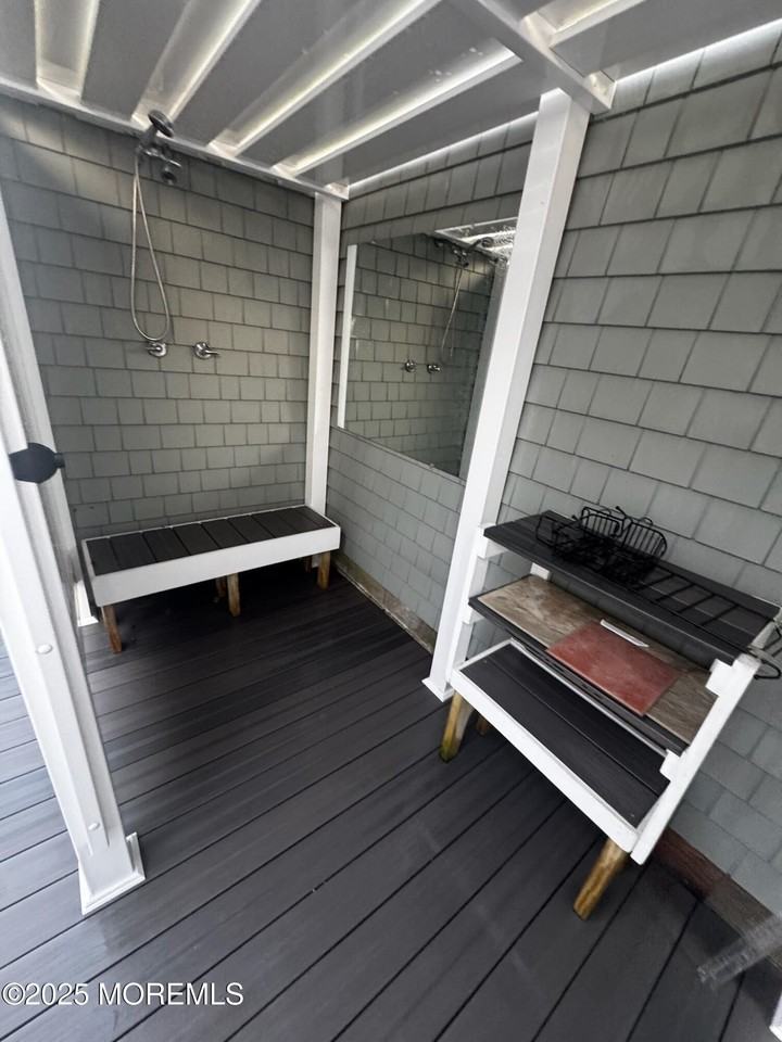 106 Surf Dr - Photo 5 of 34