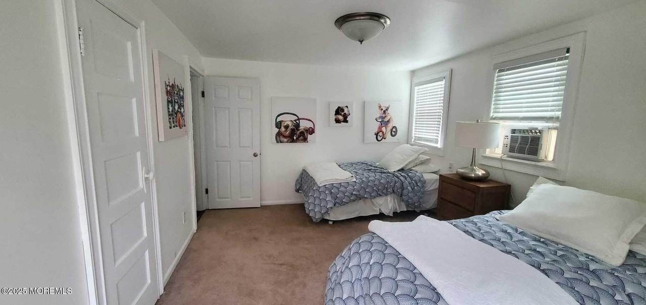 393 Bath Ave - Photo 7 of 22