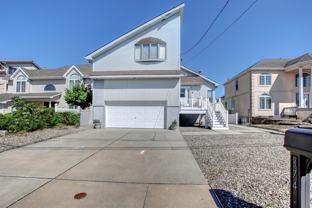 374 Aldo Dr - Photo 1 of 1