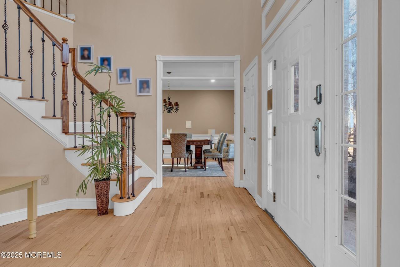 21 Old Queens Ct - Photo 7 of 50