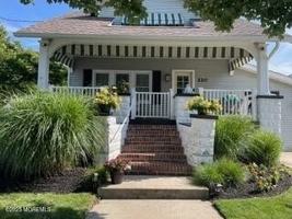 featured image of 220 13th Ave