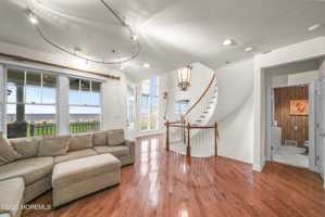 featured image of 22 Mckinley St