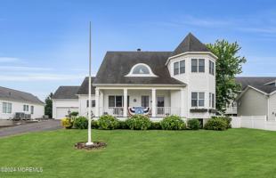 featured image of 16 Anderson St