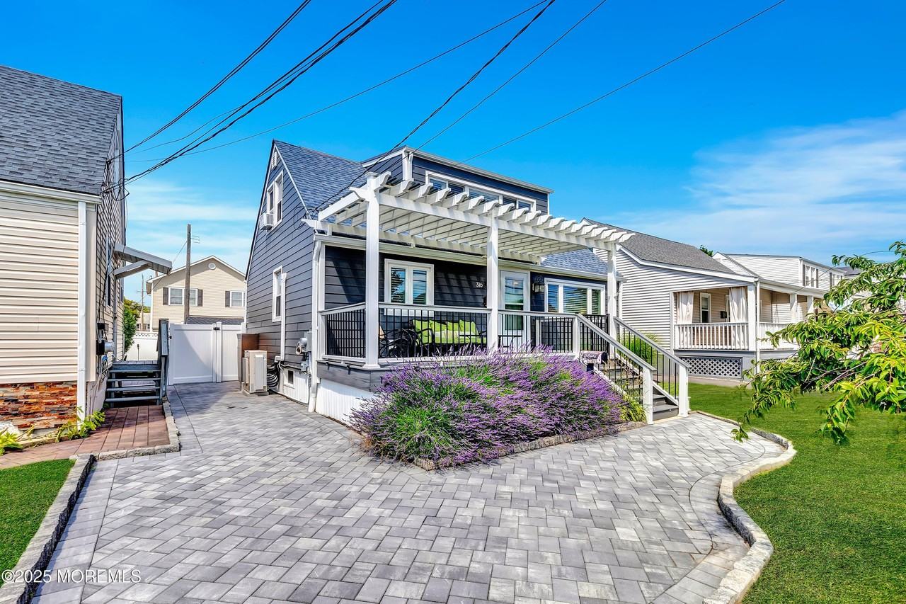 316 16th Ave - Photo 2 of 17