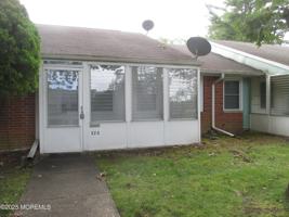 featured image of 52D Cambridge Ct