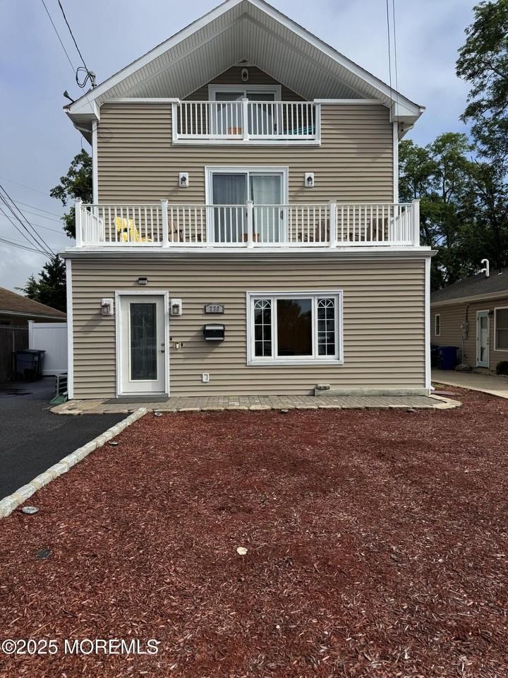 738 18th Ave 1st Fl #1stFL