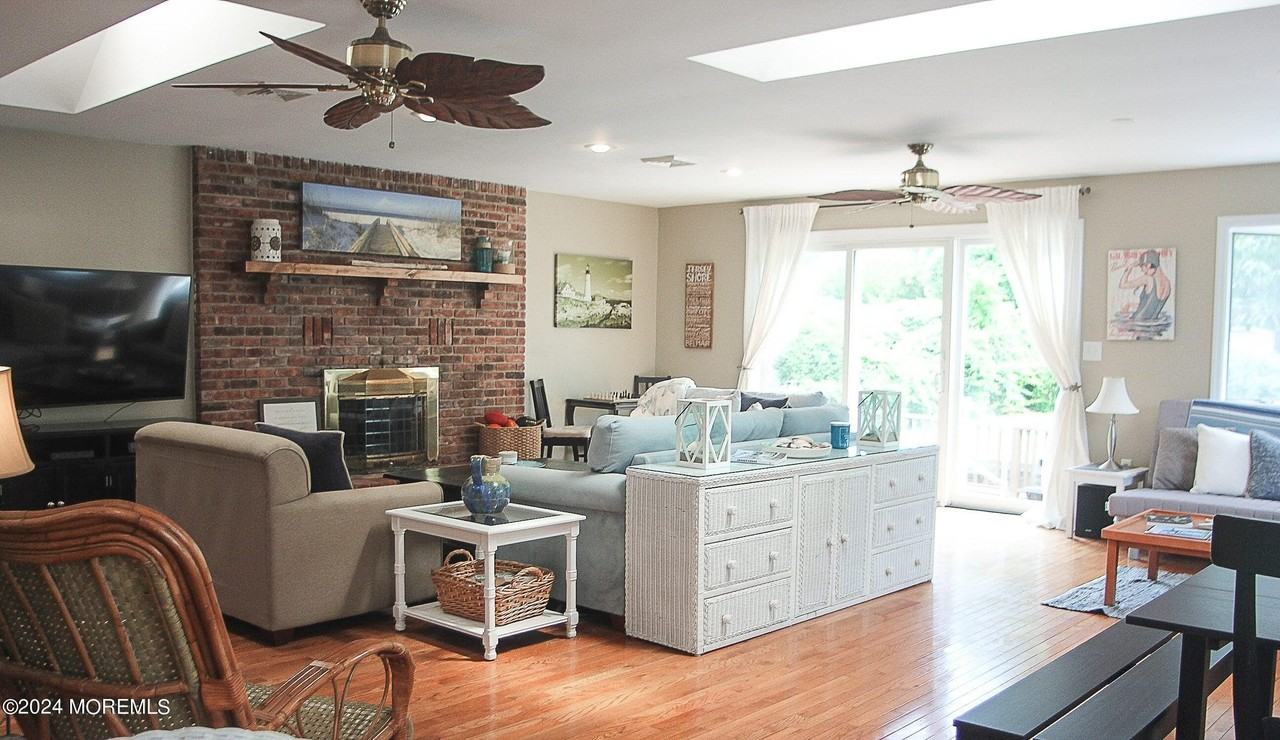 100 100 Columbia Avenue unit: Winter - Photo 5 of 22