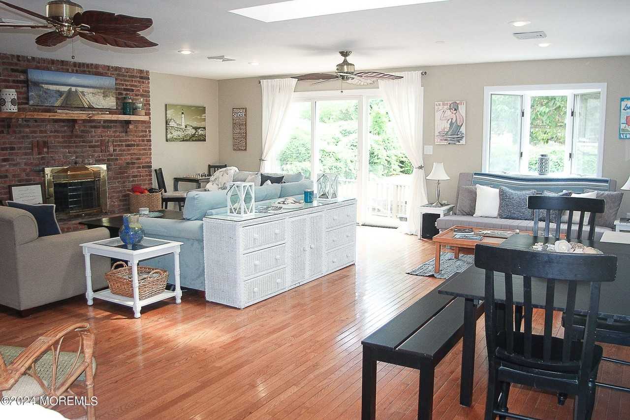 100 100 Columbia Avenue unit: Winter - Photo 6 of 22