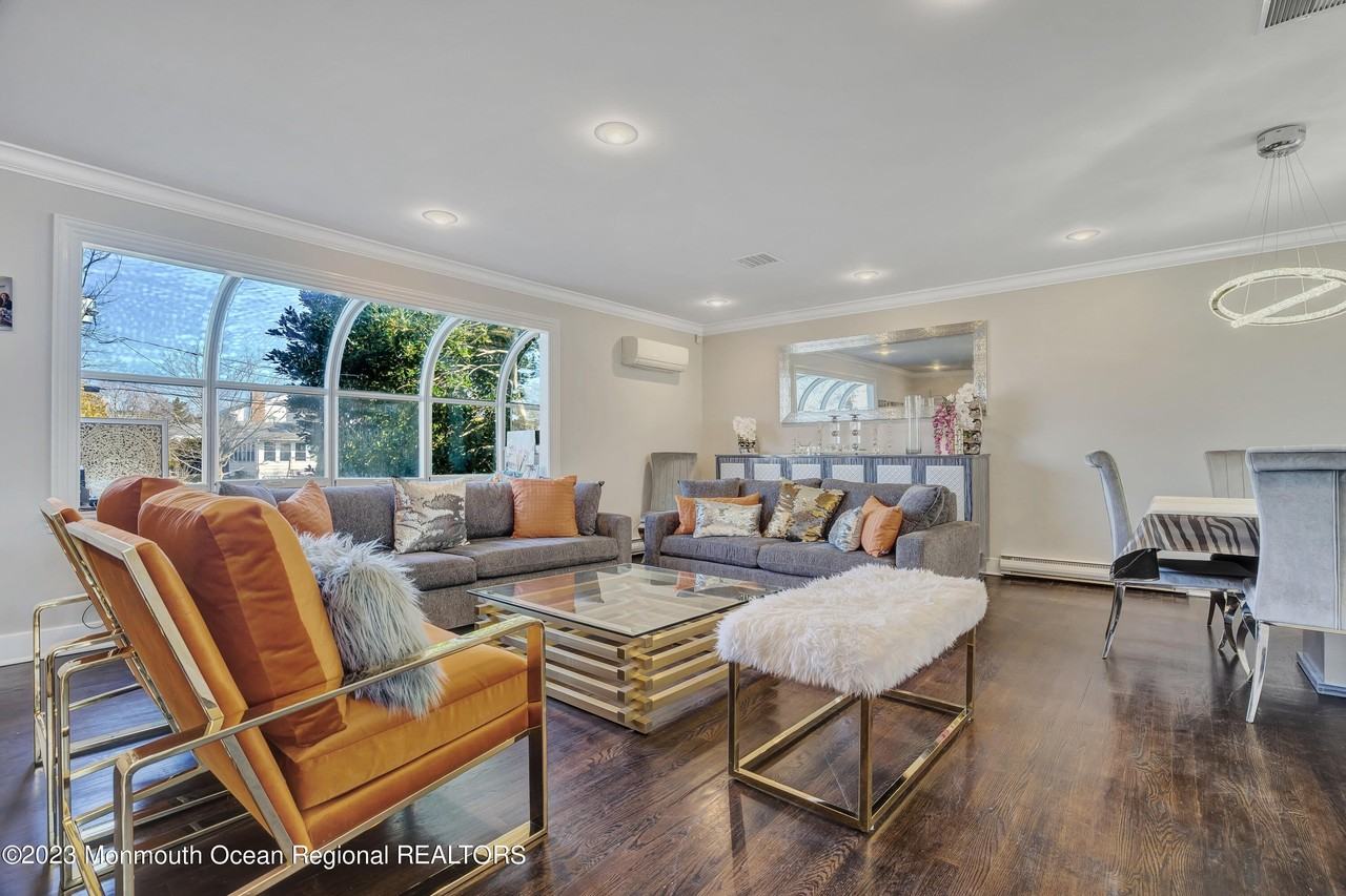 278 Lake Ave - Photo 4 of 13