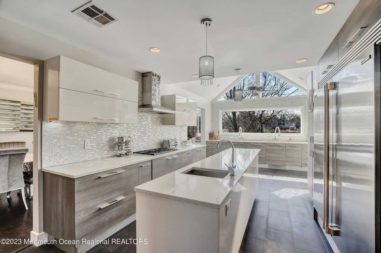 278 Lake Ave - Photo 6 of 13