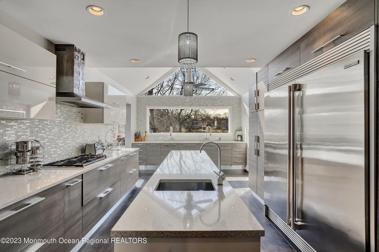 278 Lake Ave - Photo 7 of 13