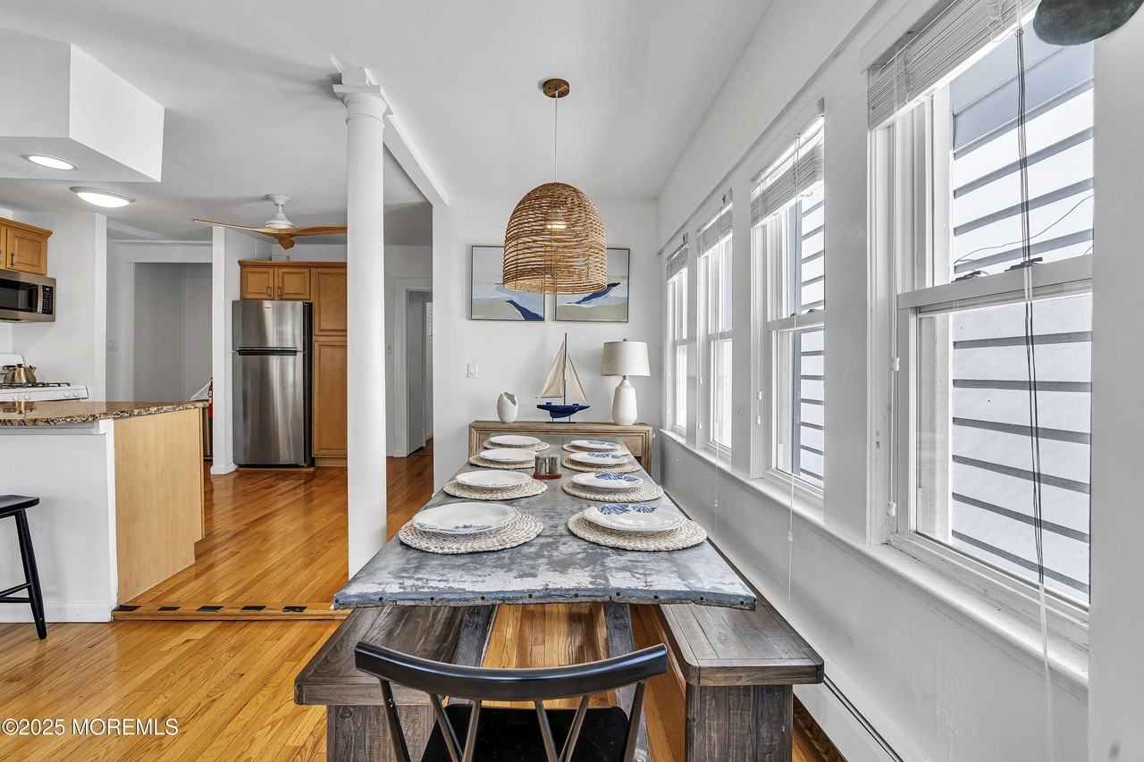 226 Sylvania Ave - Photo 3 of 19