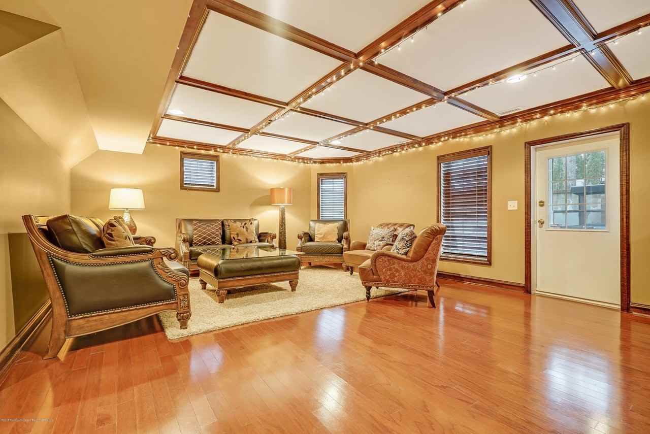 18 Mariners Bnd - Photo 7 of 30